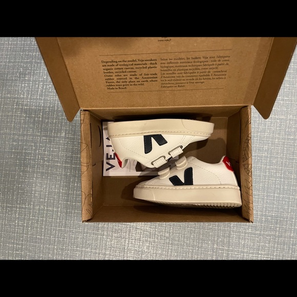 Brand new veja sneakers - Picture 5 of 5